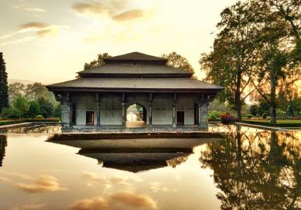 Himalayan Majesty: 9-Days Jammu, Srinagar, Gulmarg, Sonmarg & Pahalgam Tour