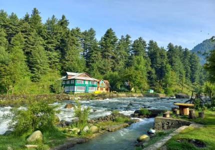 Chandigarh to Kashmir & Amritsar: 6-Days Adventure